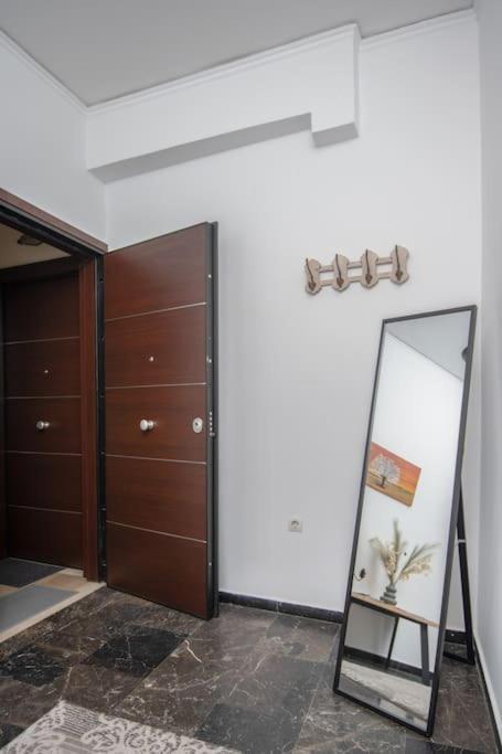 Apartment Lovely,central, Spacious 2-bedrooms Piraeus