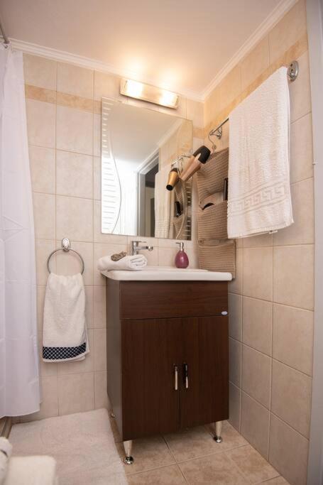 Apartment Lovely,central, Spacious 2-bedrooms *